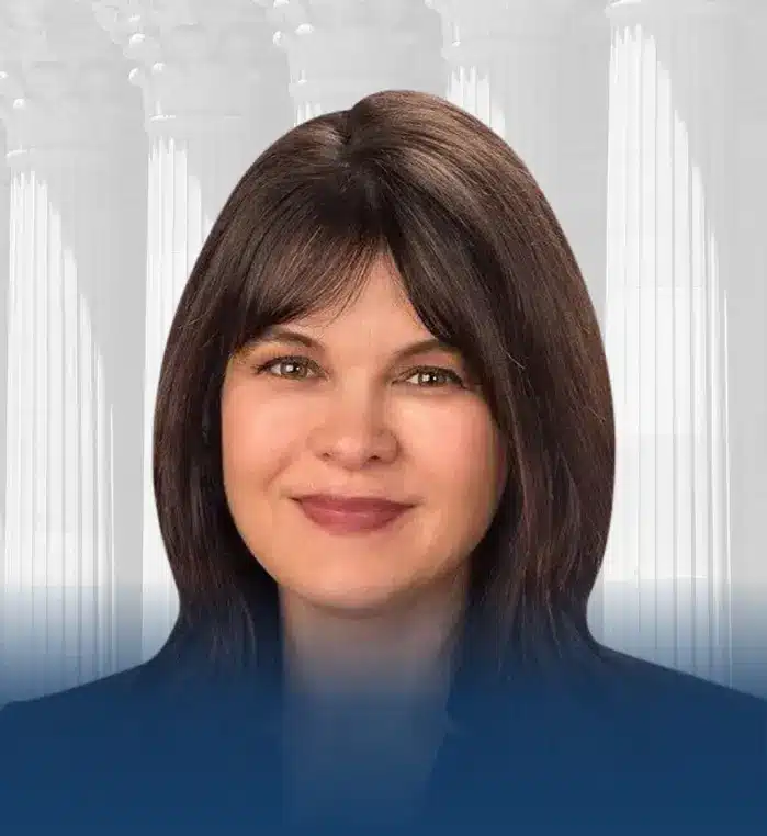 Rosemarie Riddell-Bogdan headshot